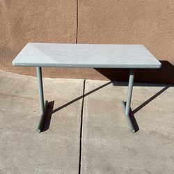 Heavy duty table