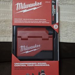 Milwaukee
REDLITHIUM USB Bluetooth Jobsite Ear Buds