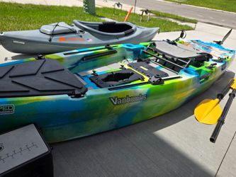 Vanhunks Pike 9'8" Pedal Kayak + Garmin Fishfinder + Extras (Ready to Fish)