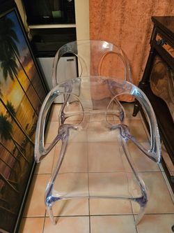 Clear Acrylic Ghost Chair