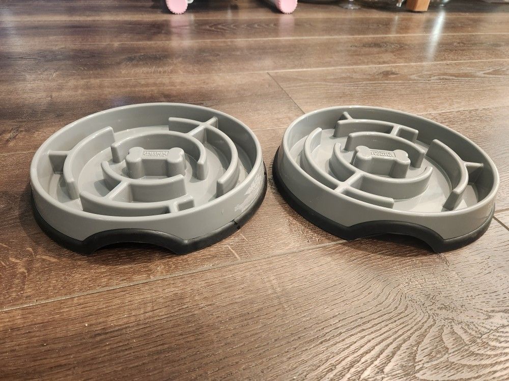 2 Outward Hound Fun Feeder Slo Bowl, a type of slow-feeder dog bowl, good condition