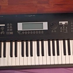 Korg TR 61 Key Workstation Piano