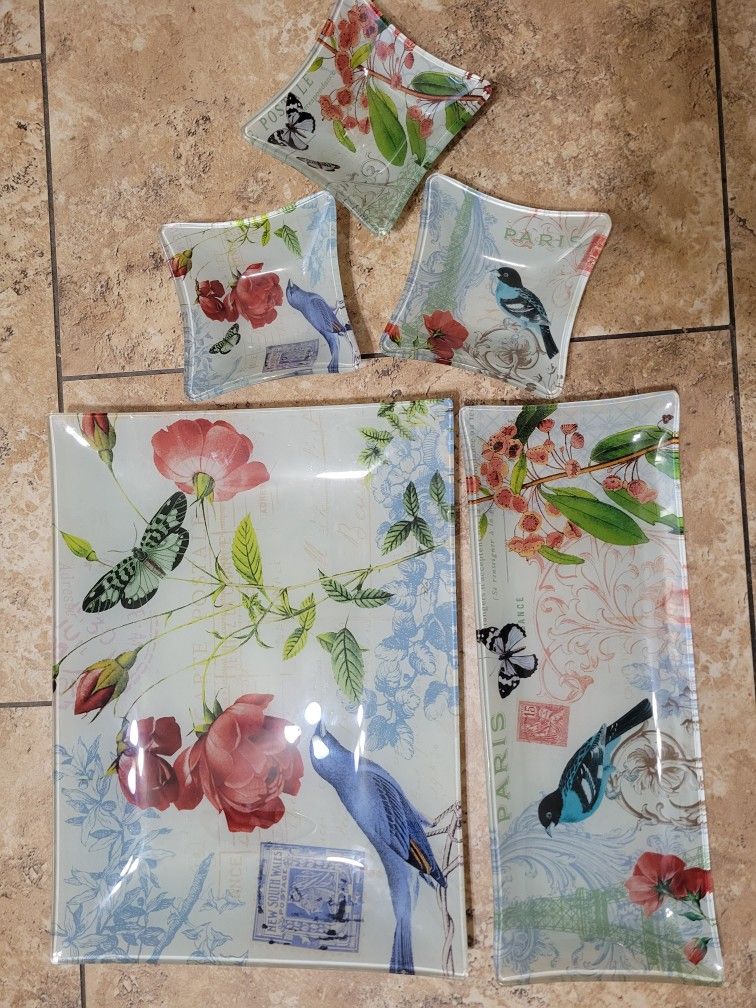 Beautiful, Paris Floral Birds & Stamps (2) Trays & (3) Bowl Set, (5) Piece Set