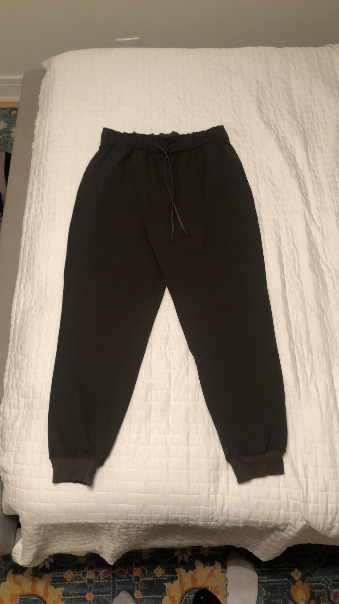 Like New Lululemon On the Fly Jogger Dark Olive Pants Size 10
