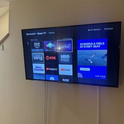 SHARP ROKU TV 55”