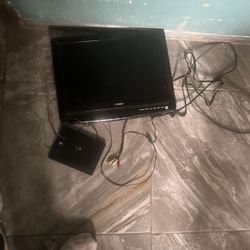 18 Inch Flat Tv and Attenna $30