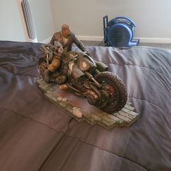 Gears of War 4 Collectors Edition Statue. 