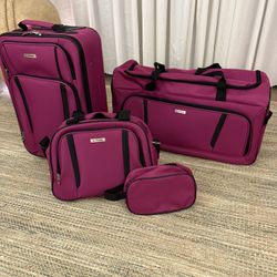 4-Piece Softside  Luggage Set 