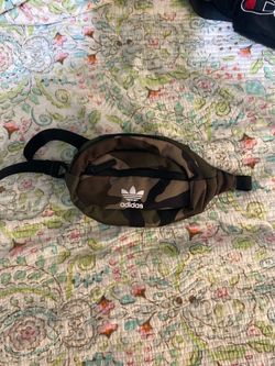 Camo adidas fanny