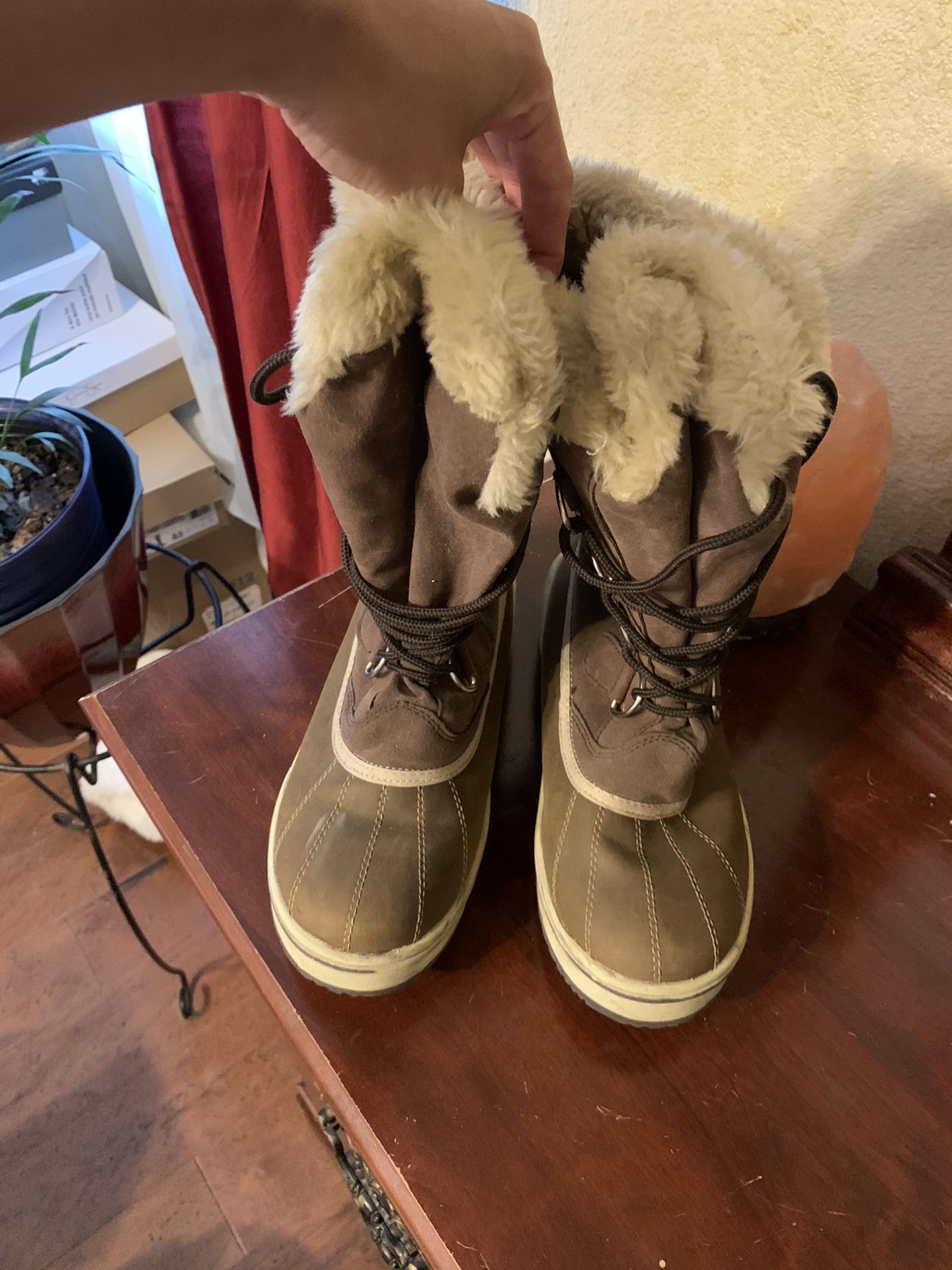 Brown Snow Boots Women Sz 8