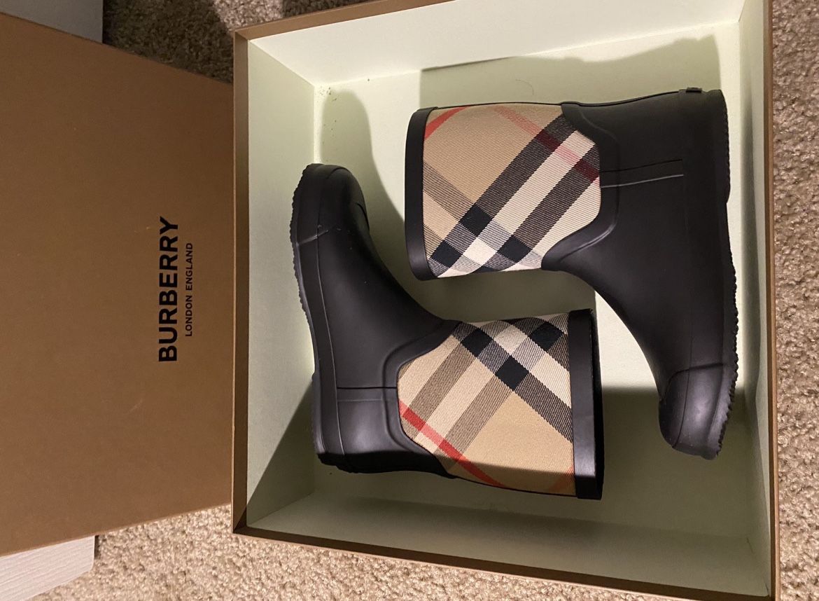 Burberry boots kids 2015 online