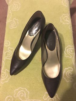 Nine West brown low heels size 8
