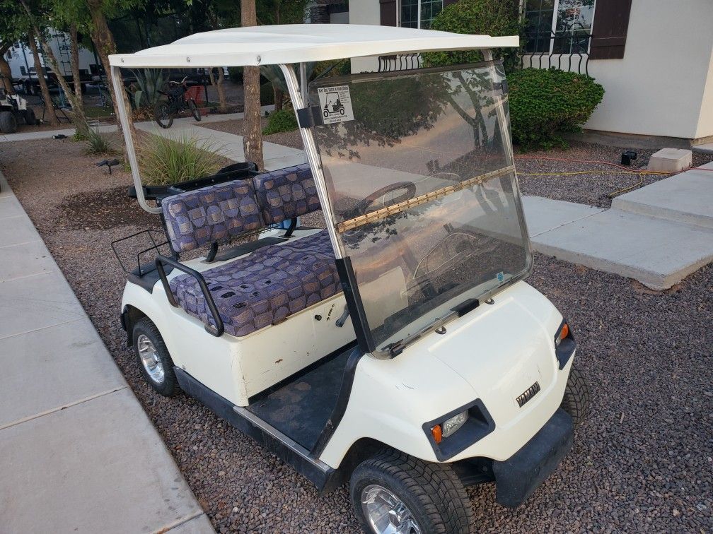 2001 Yamaha golf cart gas 4-stroke street legal with horn signals