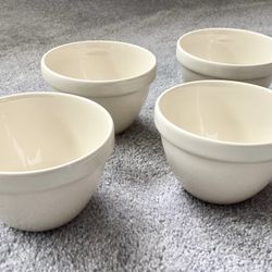 Set Of 4 Cloverleaf Pottery Ramekin Small Mixing Bowls Earthenware Creamy White 10 oz. Made in England