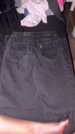 jones new york jeans black with gems on the back pockets