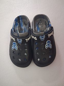 Sandalias crocs para niño size 2