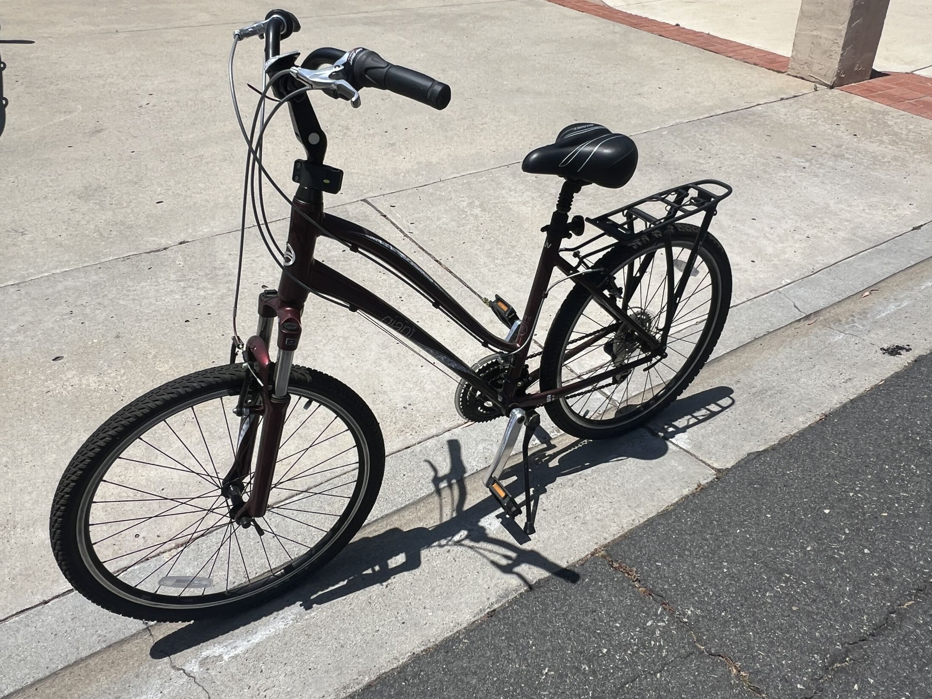 Gently Used Comfort Series Women’s Mountain Bike By Giant