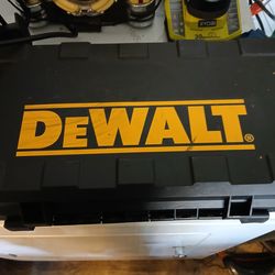 DEWALT SAW