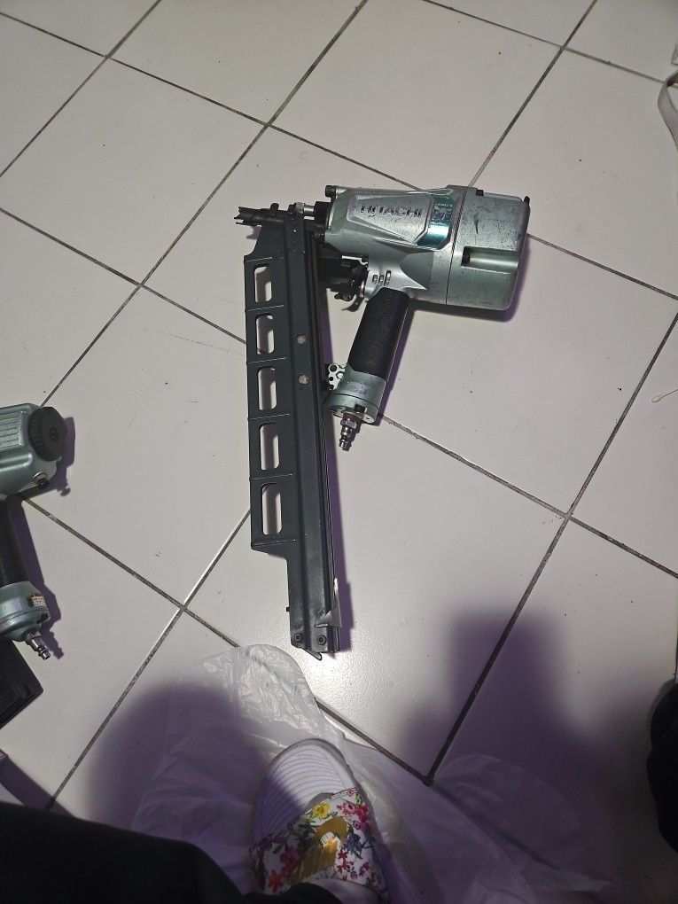 Strip Nail Gun