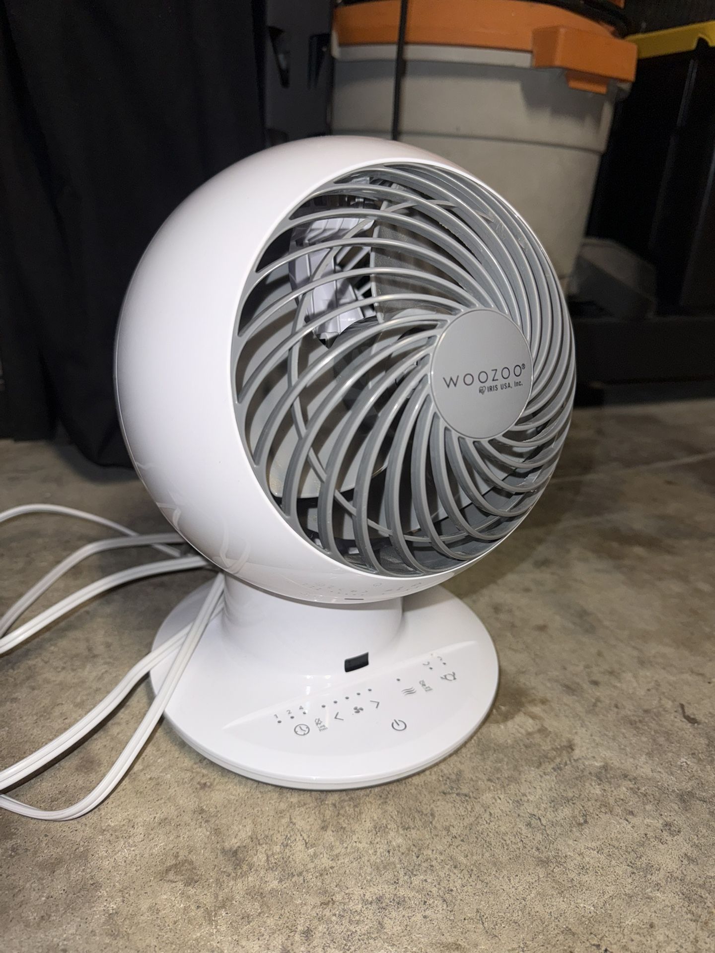 WOOZOO IRIS AIR CIRCULATOR FAN