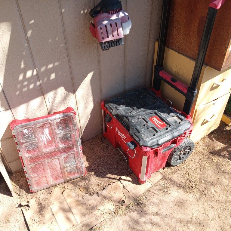 Milwaukee Packout Tool Box
