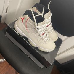 Jordan 11 Platinum Tints 