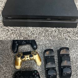 PS4 Bundle Set