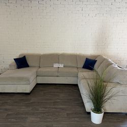 Ashley’s Biege Sectional Couch (FREE DELIVERY 🚚)
