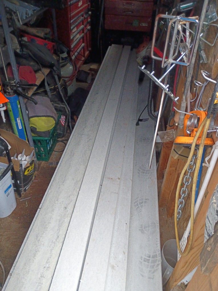 Hardy Plank 1 Inch By 5 1/2 Inch By 12 Feet 37 Boards