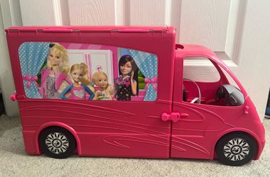 Barbie deluxe camper 2012