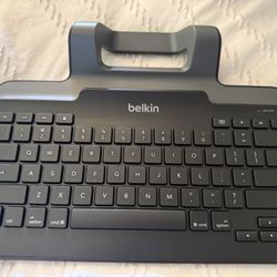 Berlin wired keyboard For iPad