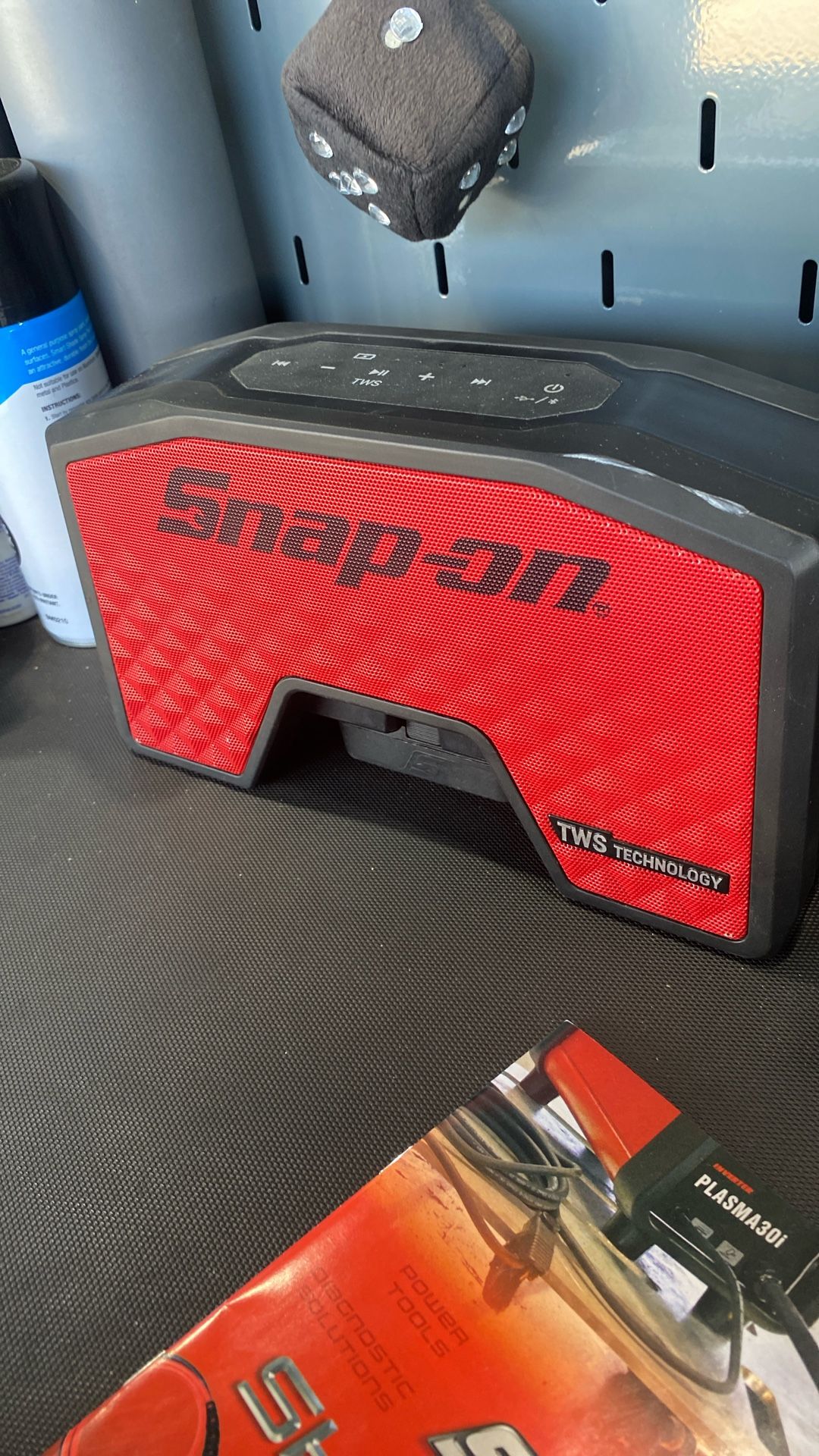 Snap-on Speaker TWS Technology 