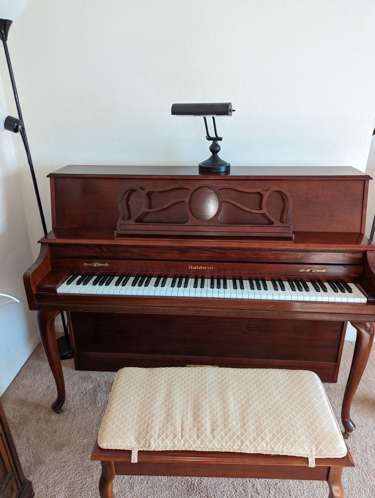 Baldwin Console Piano - 662 CHY