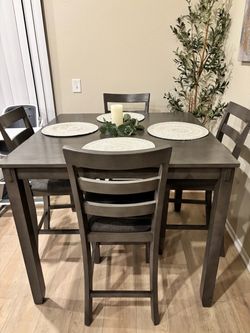 Bridson Counter Height Dining Table and 4 Bar Stools