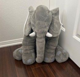 (2) Giant elephants, see 2nd pic, $25 each