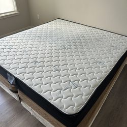BRAND NEW KING MATTRESS ORTHOPEDIC WITH BOX SPRING INCLUDED - DELIVERY AVAILABLE 🚚