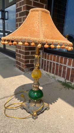 Vintage pompom lamp