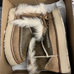 Brandnew Uggs Size 5