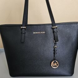 Michel Kors Jet Set Travel Tote Bag Black Saffiano Leather Style: 38F7GTVT3L
