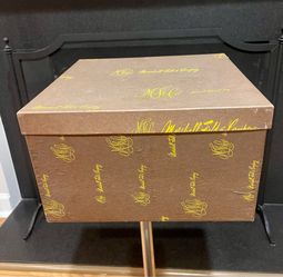 Vintage 1960s Marshall Field and Company gift box