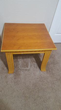 1 coffee table and 2 side tables very good condition