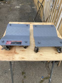 Dolly Capacity 2500 Pounds.