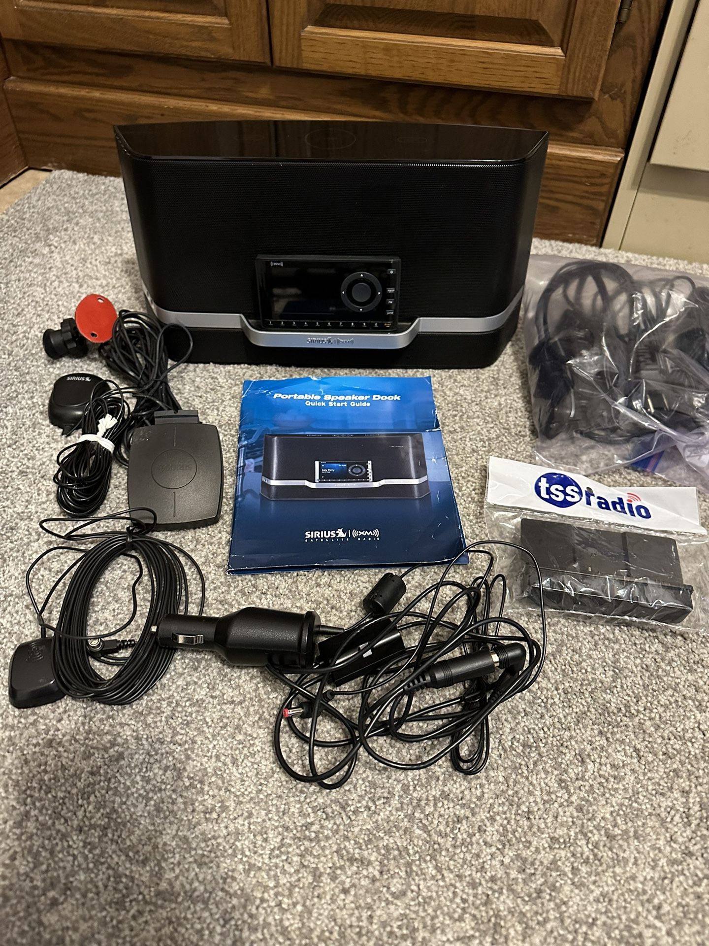 Sirius Dock & Play Radio + Vehicle Kit SXABB1 - Make Offer