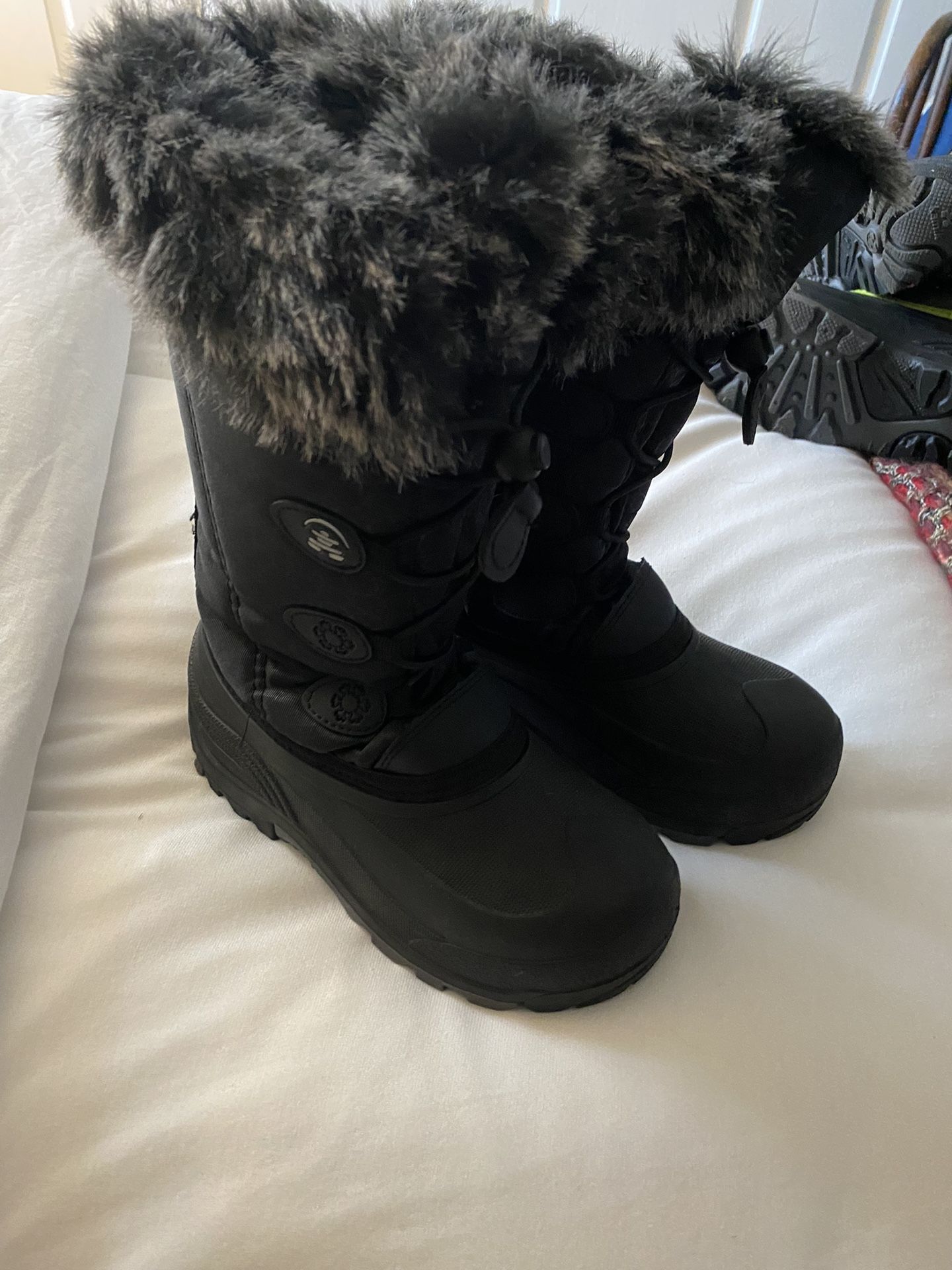 Girls Snow Boots Size 2