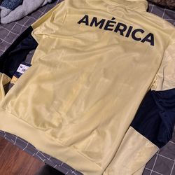 sweater club america
