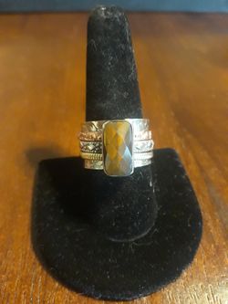 Beautiful Tigers eye tri turn ring