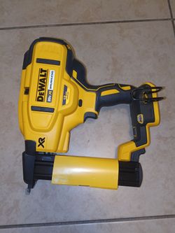 DEWALT
20V MAX XR Lithium-Ion Cordless 18-Gauge Narrow Crown Stapler (Tool Only)