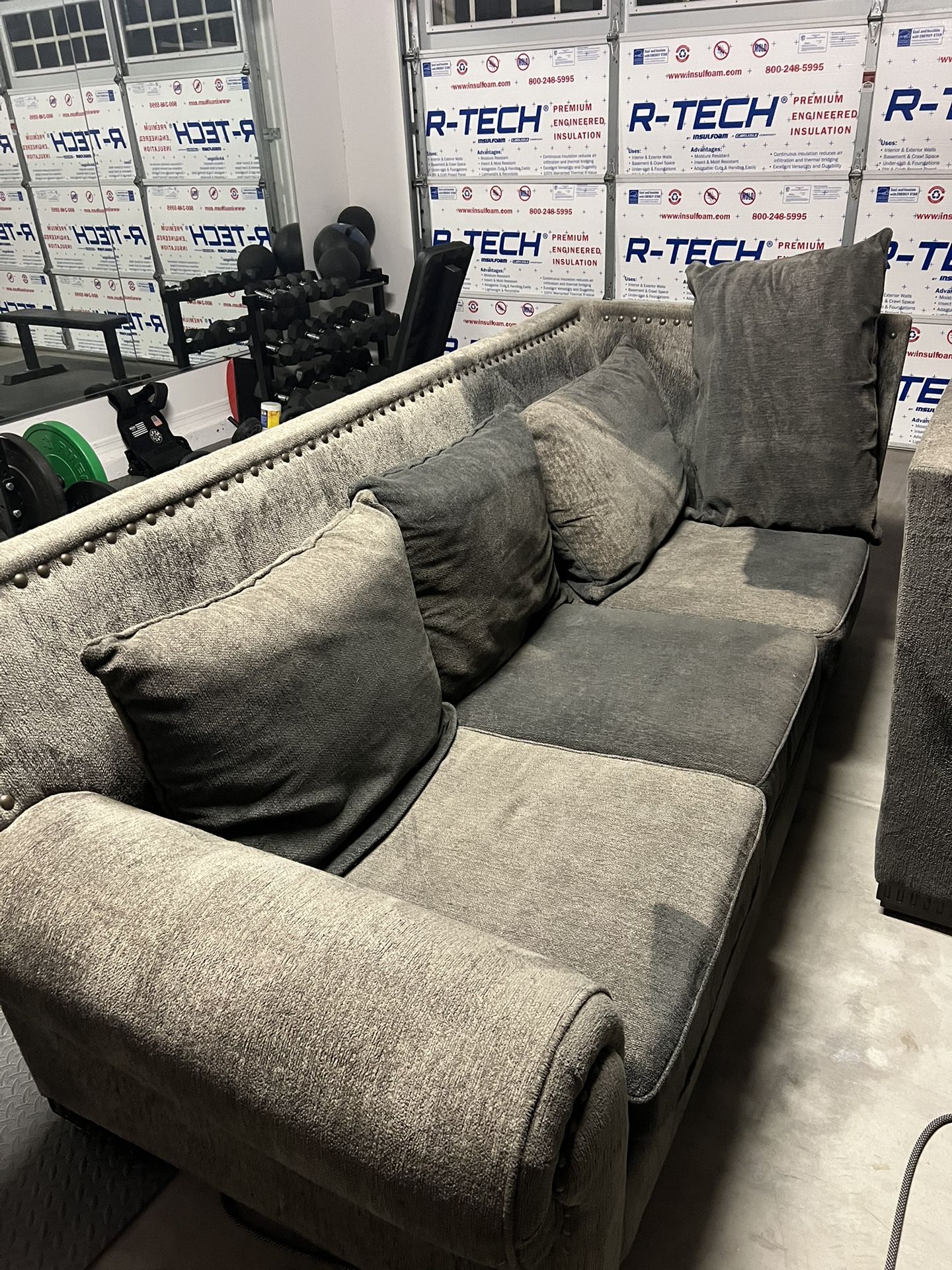 Couch For Sale!! 🚨