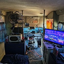 Mini Bus Used As Living Space 