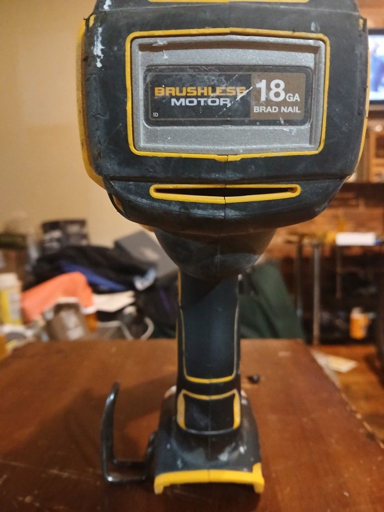 Dewalt Brushless BradI